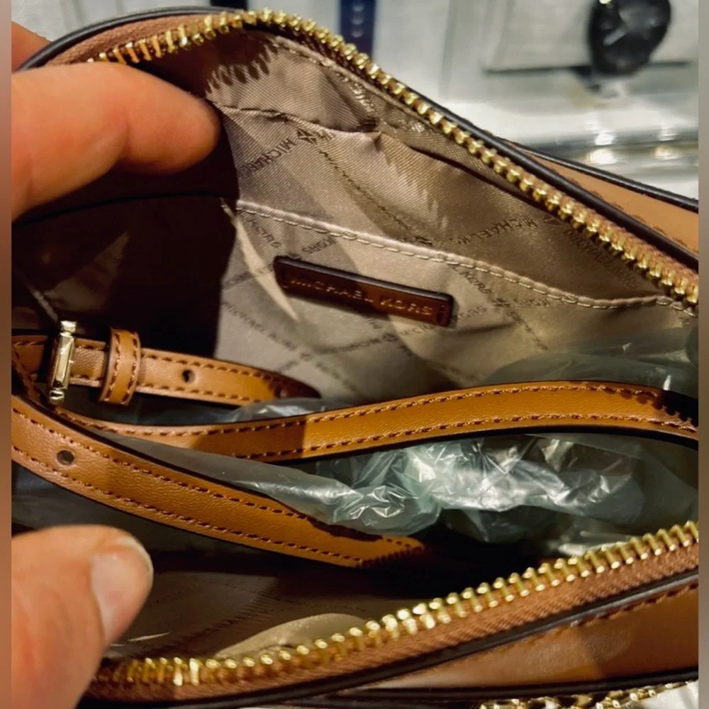 Jet Set Large Polka Dot Signature Logo Michael Kors Crossbody Bag - Picture 7 of 9